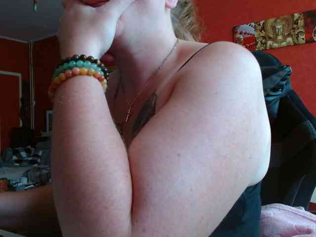 Petitoiseaucoquine webcam