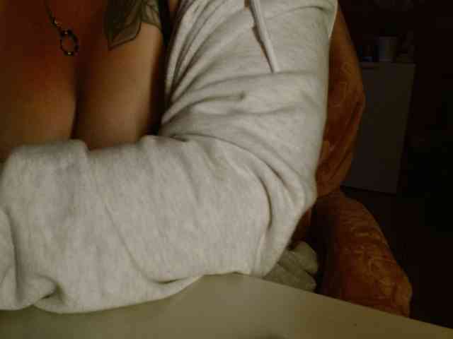 Petitoiseaucoquine webcam