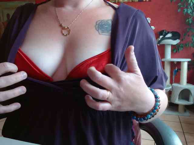 Petitoiseaucoquine webcam