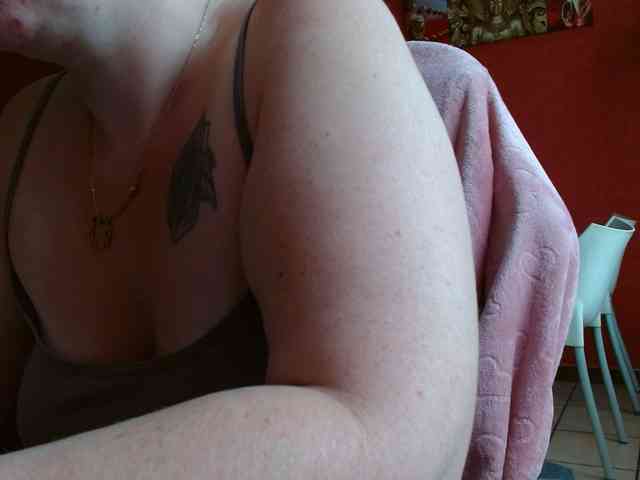 Petitoiseaucoquine webcam
