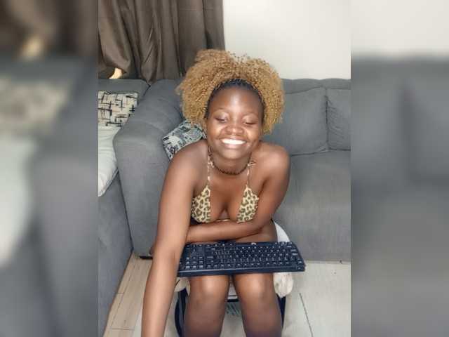 dilanloyal live cam on BongaCams