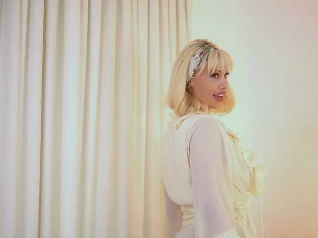 AdelineKing live cam on BongaCams