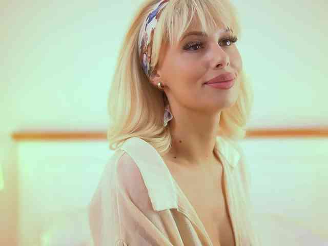 AdelineKing webcam