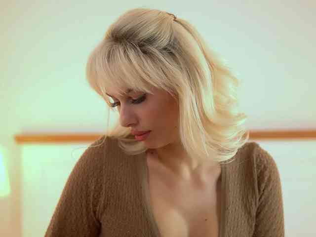 AdelineKing webcam