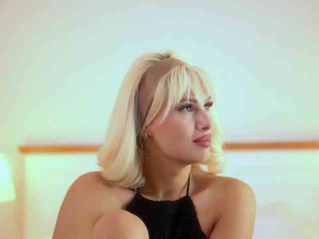 Modelo: AdelineKing