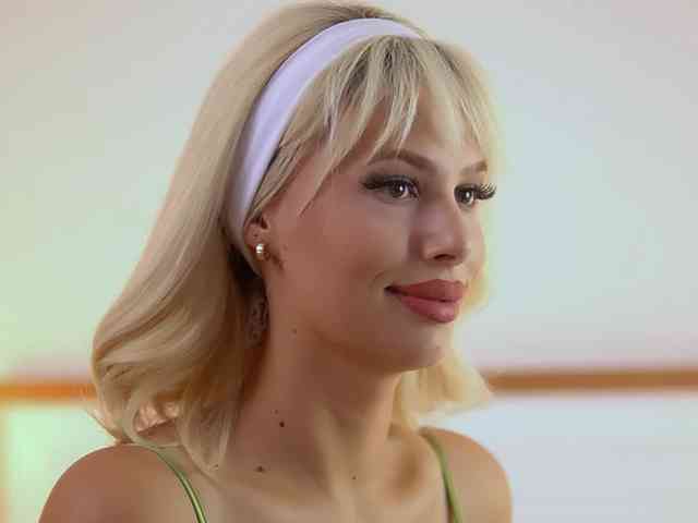AdelineKing webcam