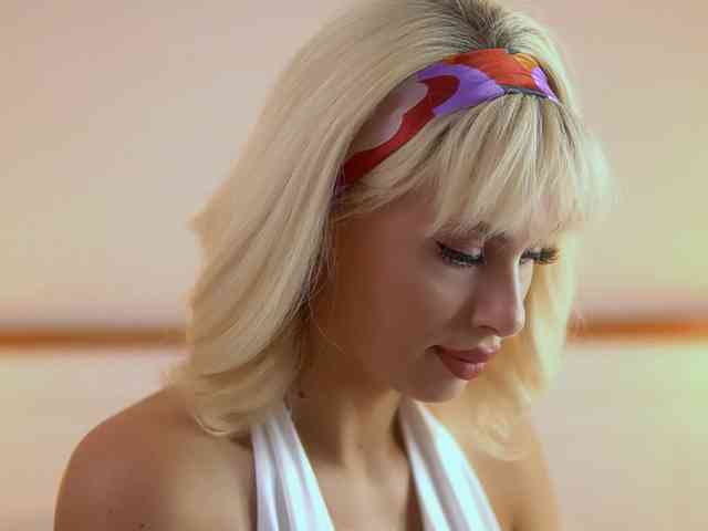 AdelineKing webcam