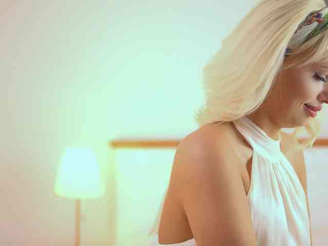 AdelineKing webcam