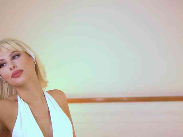AdelineKing webcam