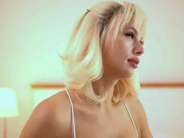 Modelo: AdelineKing