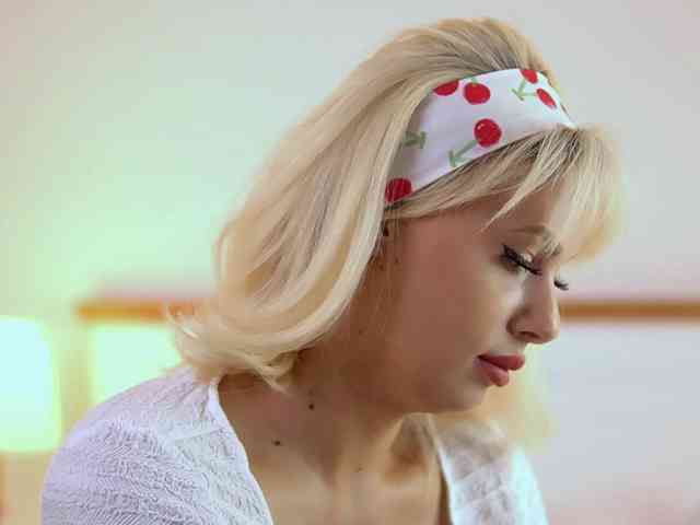 Modelo: AdelineKing