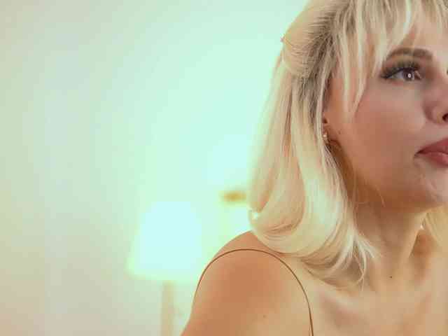 AdelineKing webcam