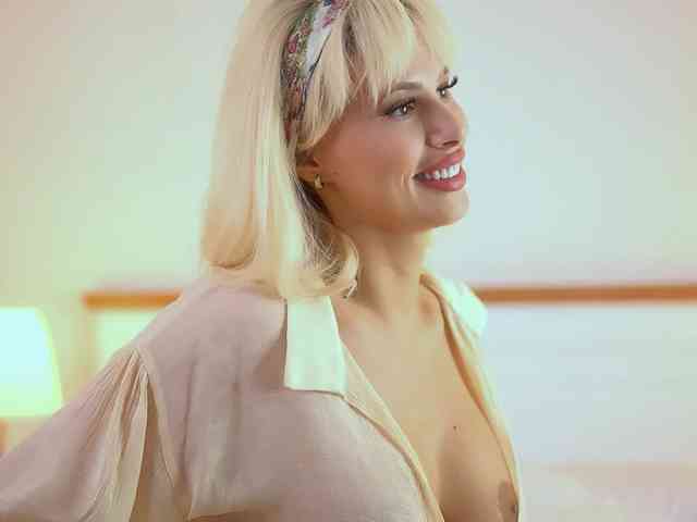 AdelineKing webcam