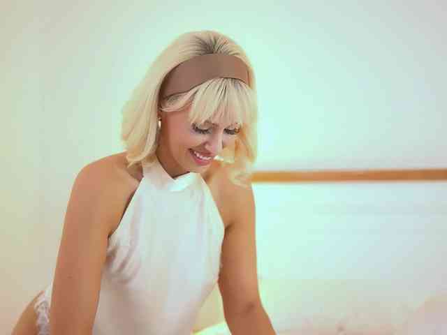AdelineKing webcam
