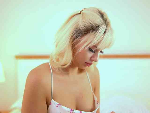 Modelo: AdelineKing