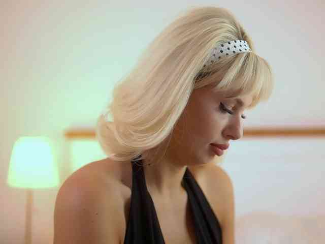 AdelineKing webcam