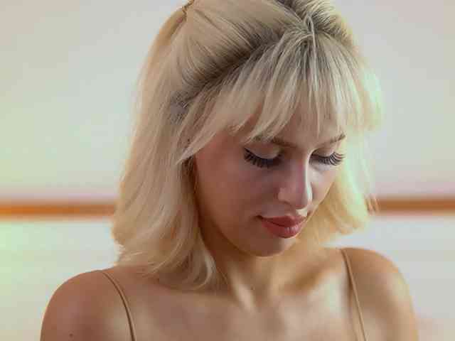 AdelineKing webcam