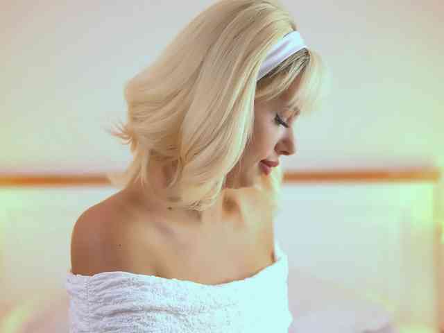 AdelineKing webcam