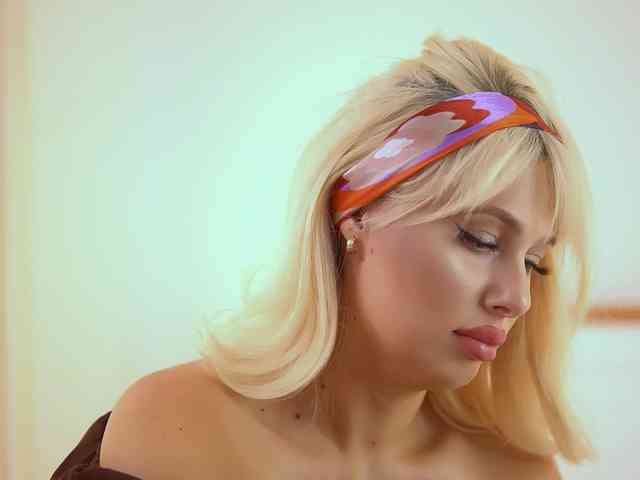 AdelineKing webcam