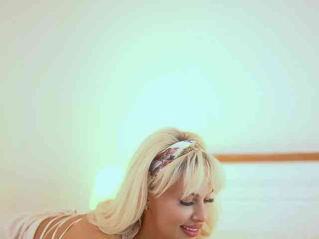 Modelo: AdelineKing