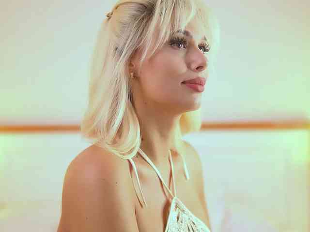 Modelo: AdelineKing