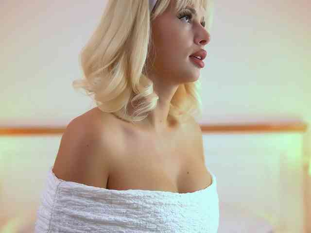 AdelineKing webcam