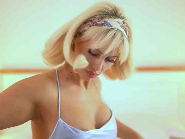 AdelineKing webcam