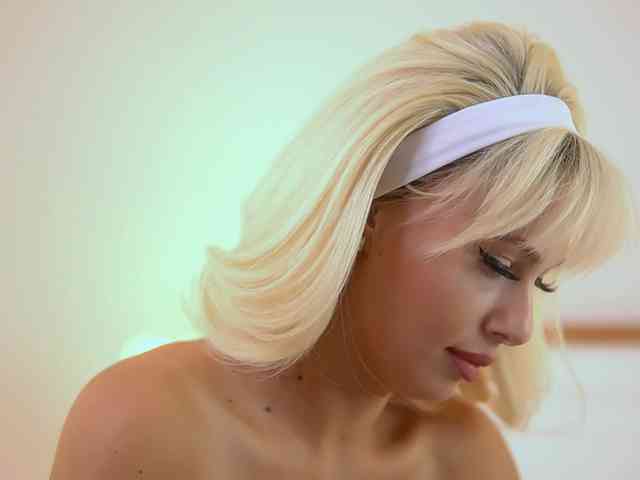 AdelineKing webcam