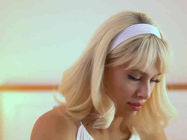 AdelineKing webcam