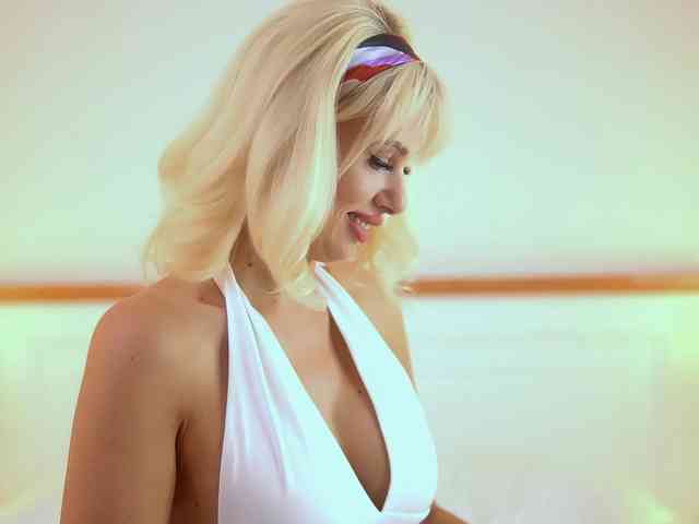 AdelineKing webcam