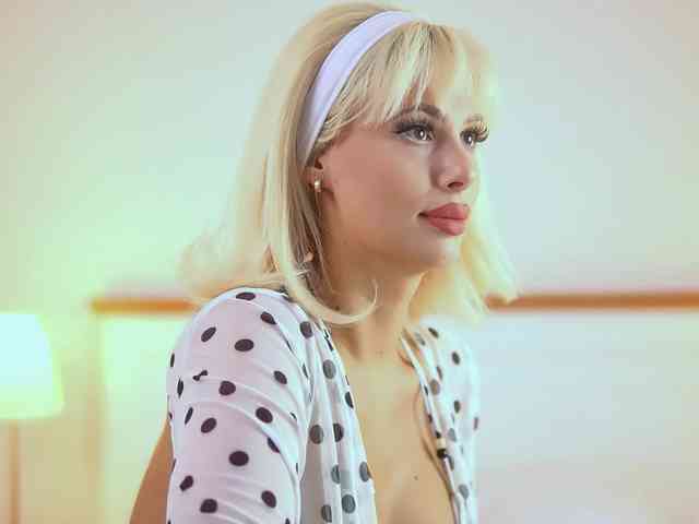 AdelineKing webcam