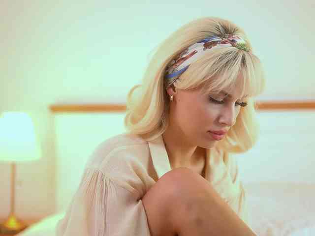 Modelo: AdelineKing