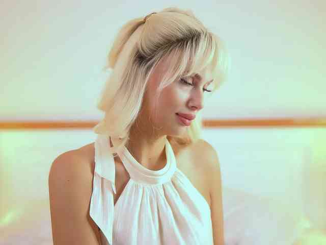 Modelo: AdelineKing