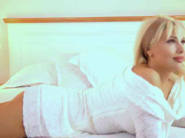 AdelineKing webcam