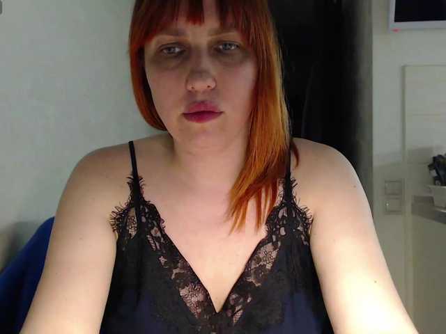 Karmella's BongaCams show and profile