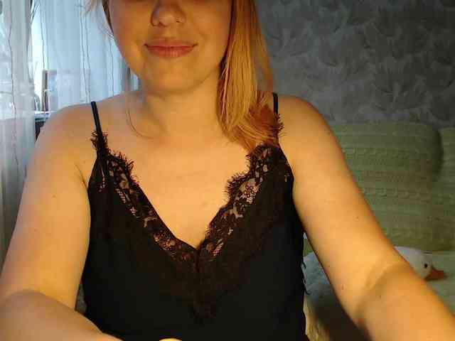 Karmella Sex Cam Show