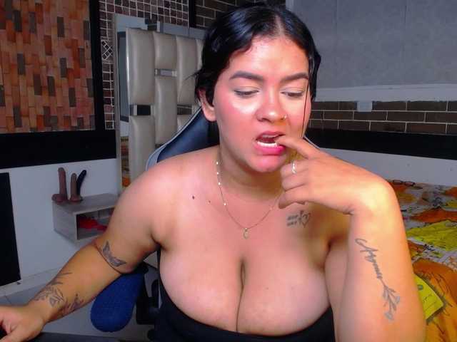 KrissSweetBoobs live cam on BongaCams