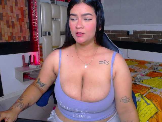 KrissSweetBoobs live cam on BongaCams