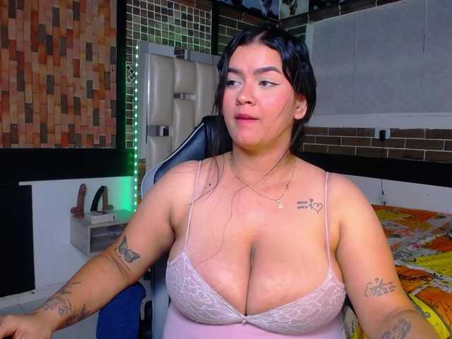 KrissSweetBoobs live cam on BongaCams
