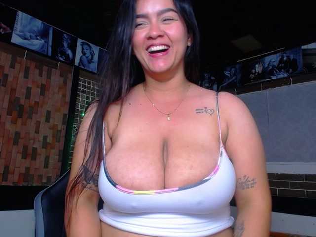 KrissSweetBoobs live cam on BongaCams