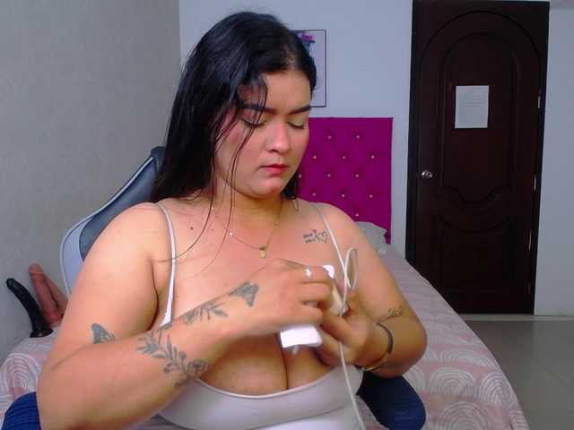 KrissSweetBoobs live cam on BongaCams