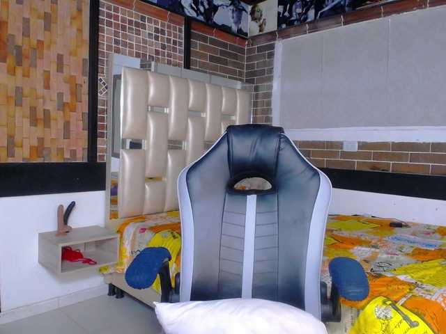 KrissSweetBoobs live cam on BongaCams
