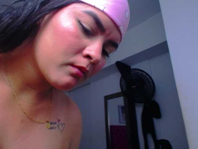 KrissSweetBoobs live cam preview