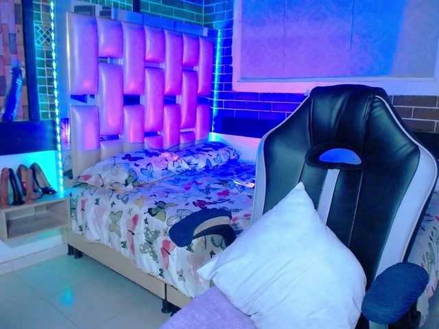 KrissSweetBoobs's BongaCams show and profile