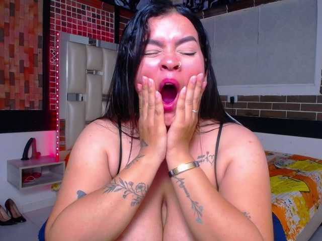 KrissSweetBoobs live cam on BongaCams