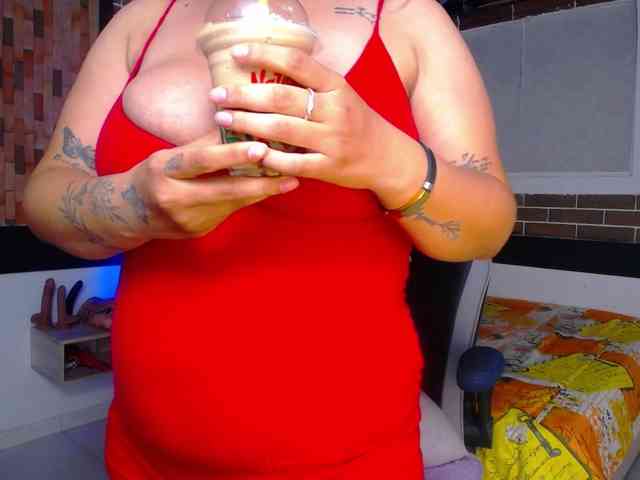 KrissSweetBoobs webcam
