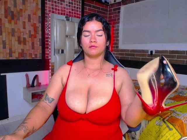 KrissSweetBoobs webcam