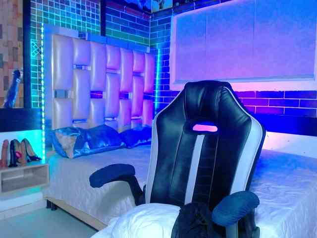 KrissSweetBoobs webcam