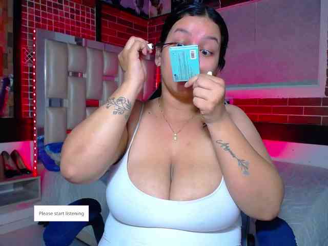 KrissSweetBoobs webcam