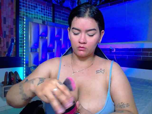 KrissSweetBoobs webcam